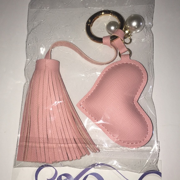 Twilly & Tassel Heart Keychain - Picture 4 of 6